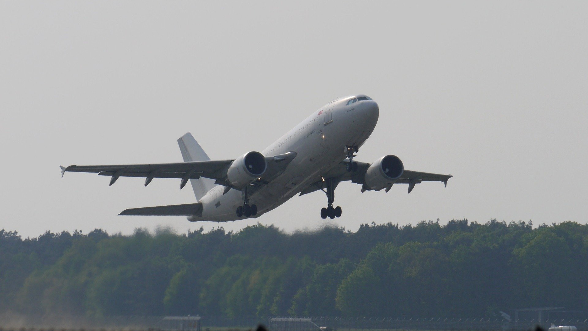 Aviator G82075f811 1920 61ae32793b06e