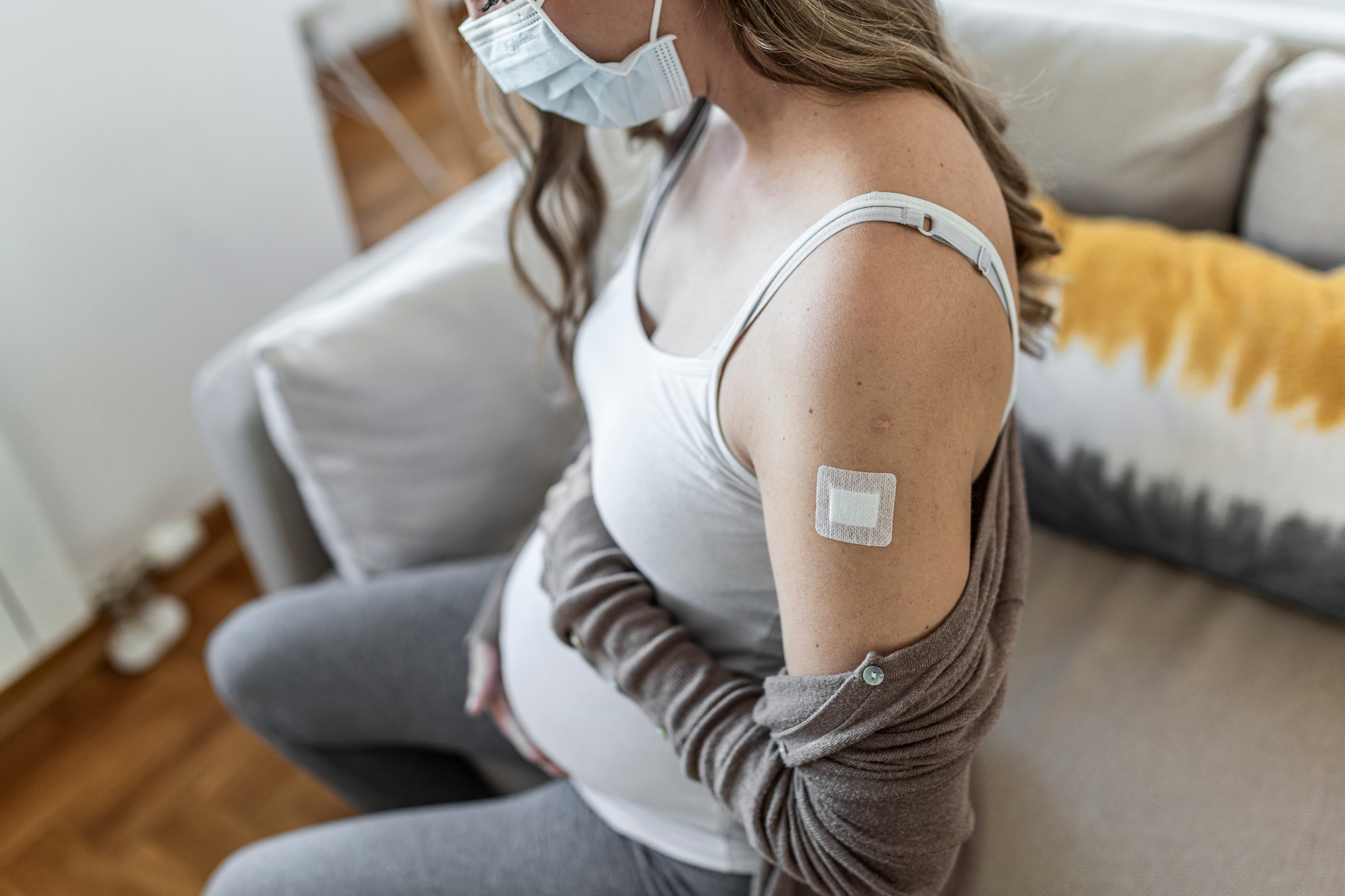 Vaccinating women infected with COVID during pregnancy prior to delivery provides antibodies to